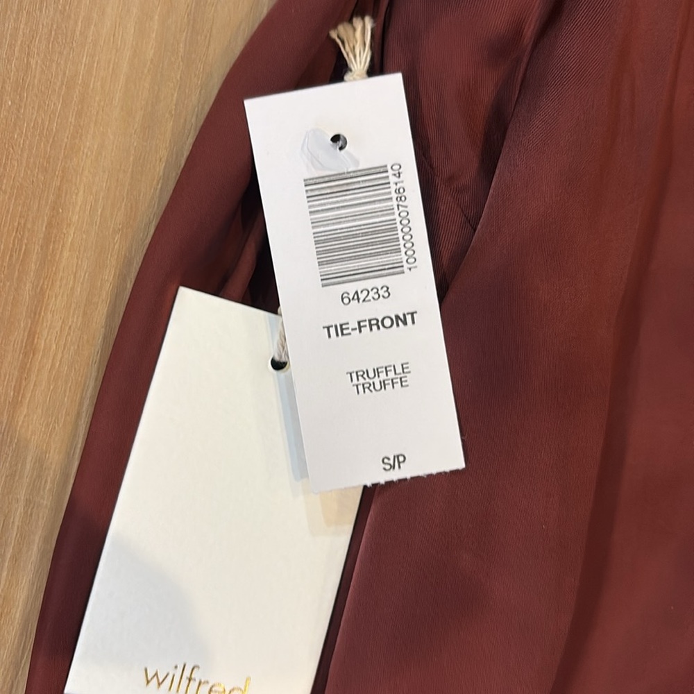 Aritzia Elegant NWT size small  truffle  tie front Satin Blouse - Picture 2 of 4